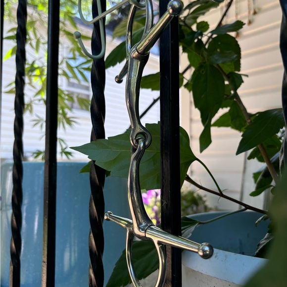 BITS - Picture 2 of 9